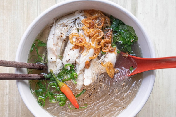 Recette du Mien Ga – Soupe de vermicelles transparents au poulet