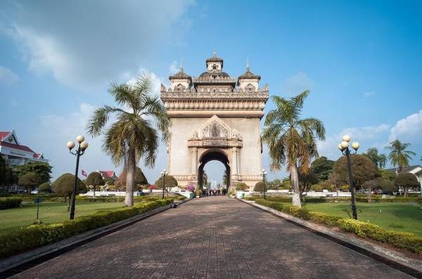 Le Patuxai, l'arc de triomphe laotien