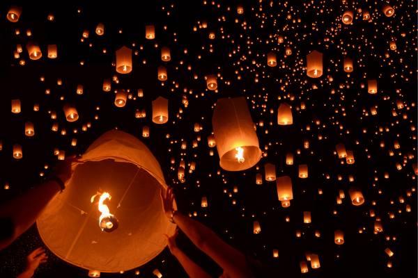 Festival des lanternes en Thaïlande 2024 : Loy Krathong et Yipeng