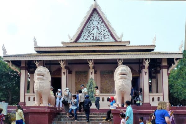 Jour 02 : Phnom Penh visite de la ville