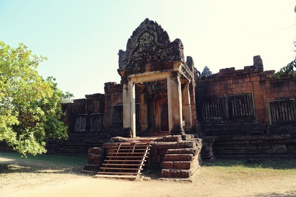 Jour 04 : Siem Reap - Kbal Spean - Banteay Srei - Banteay Samre