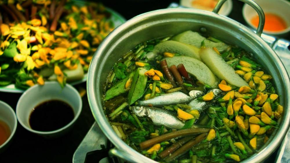 Ce hotpot est préparé avec du cá linh, un poisson spécifique au Delta du Mékong.