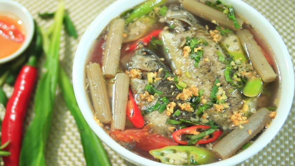 Soupe Aigre de Nénuphars (Canh Chua Bông Súng)