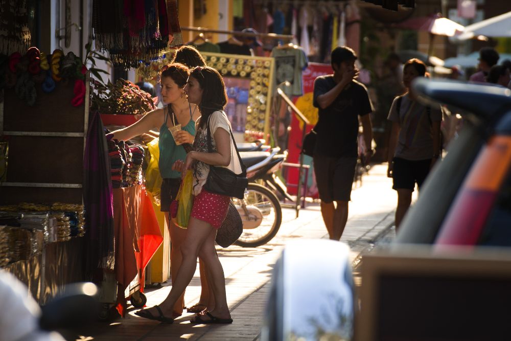 agence voyage cambodge, touristes au cambodge, voyageurs au cambodge, sites touristiques, marché cambodge