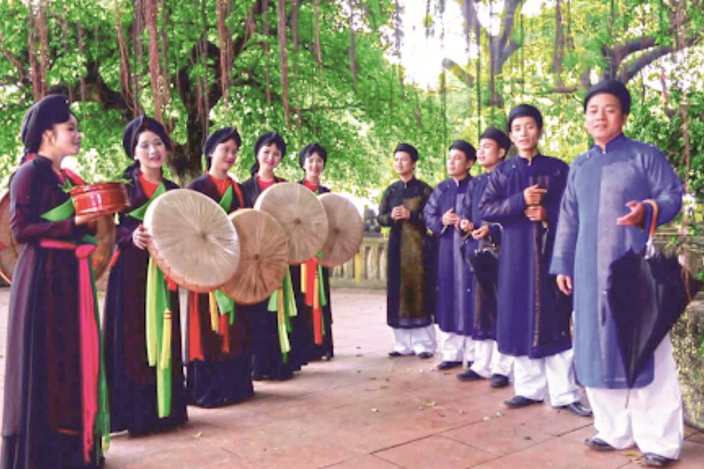 costume traditionnel vietnam, ao tu than, culture vietnamienne, chant de quan ho, chant folklorique vietnam