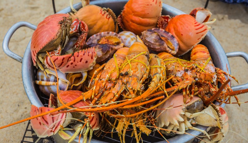 une cocotte de fruits de mers à la baie d'Halong