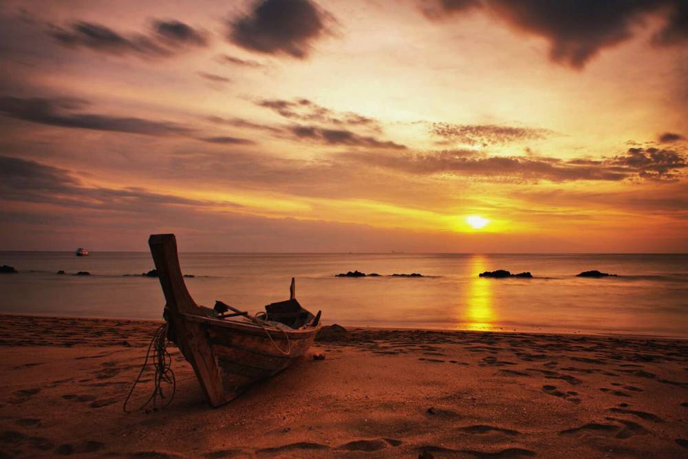 coucher du soleil sur l'île de Koh Lanta