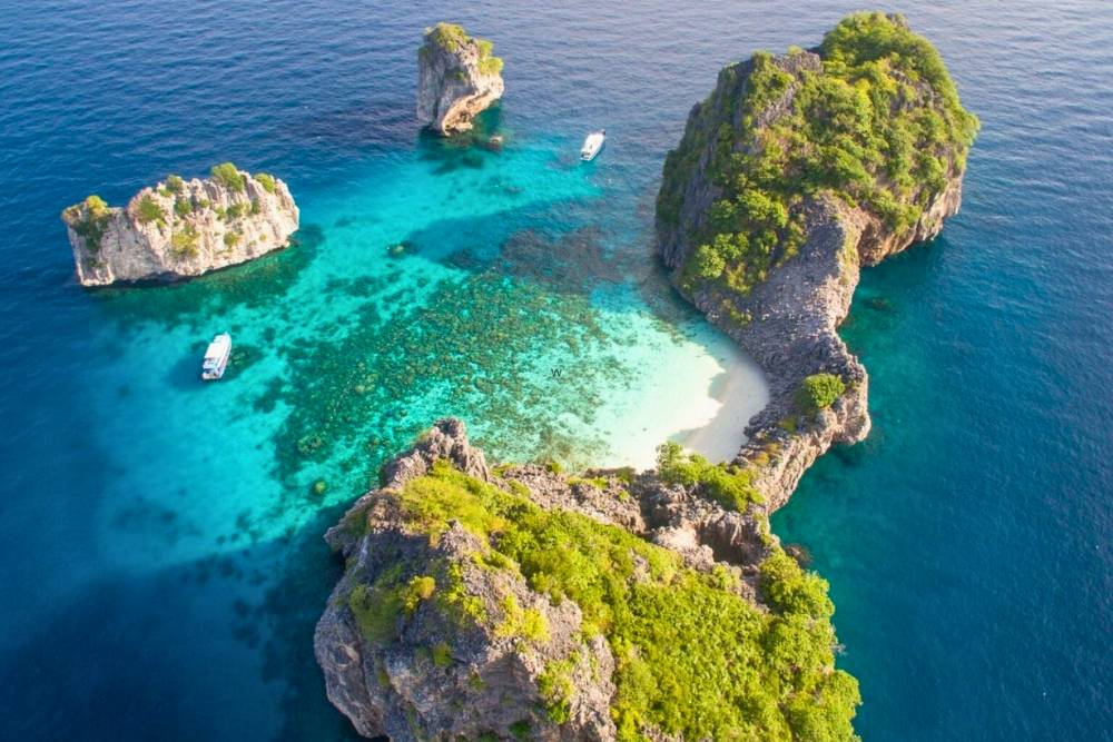 un groupe de l'îles dans le parc national de Mu Ko Lanta