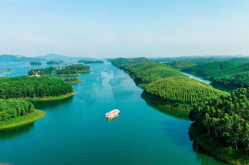 lac de Thac Ba charme cache au nord vietnam