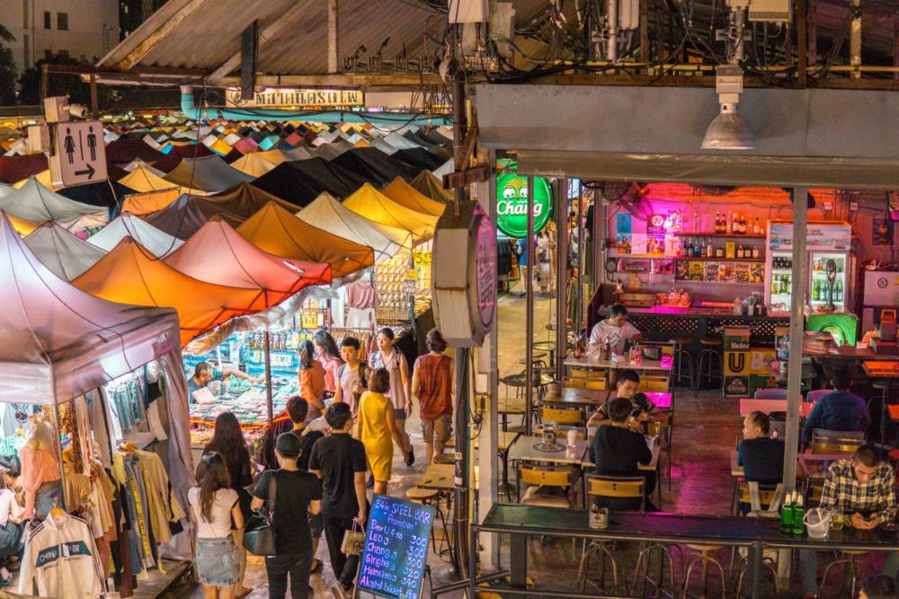 marché de bangkok, voyage thaïlande, marché nocturne, srinakarin, talad rod fai