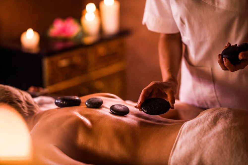 massage au vietnam, massage vietnamien, bien être, détente, massage aux pierres chaudes, voyage au vietnam