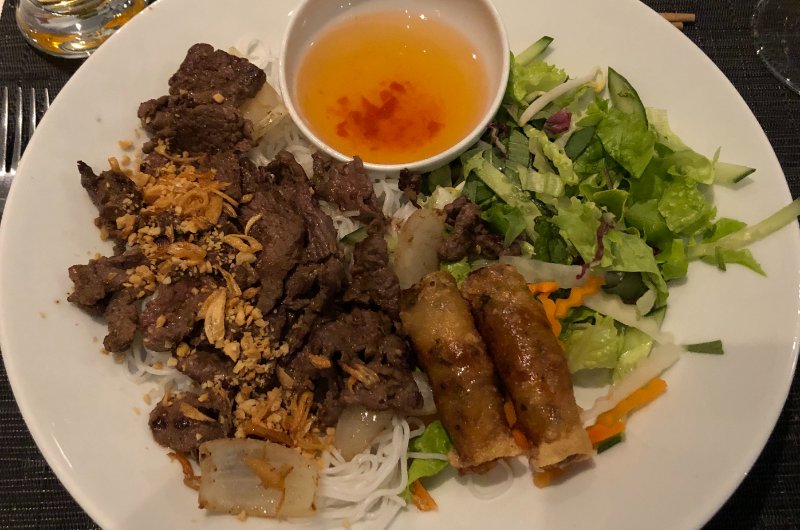 restaurant vietnamien à lausanne, les rues de saigon, plat
