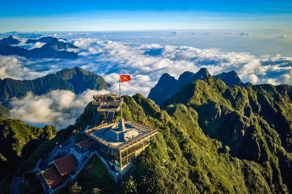 panarama du mont Fansipan à Sapa Vietnam