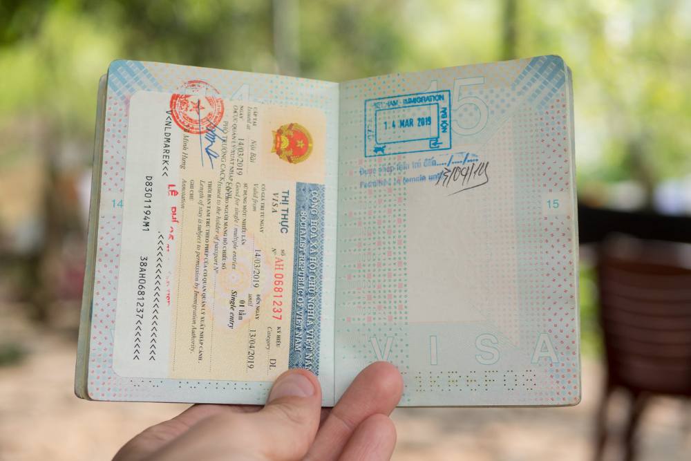 visa pour le vietnam, passeport avec le cachet du visa vietnam